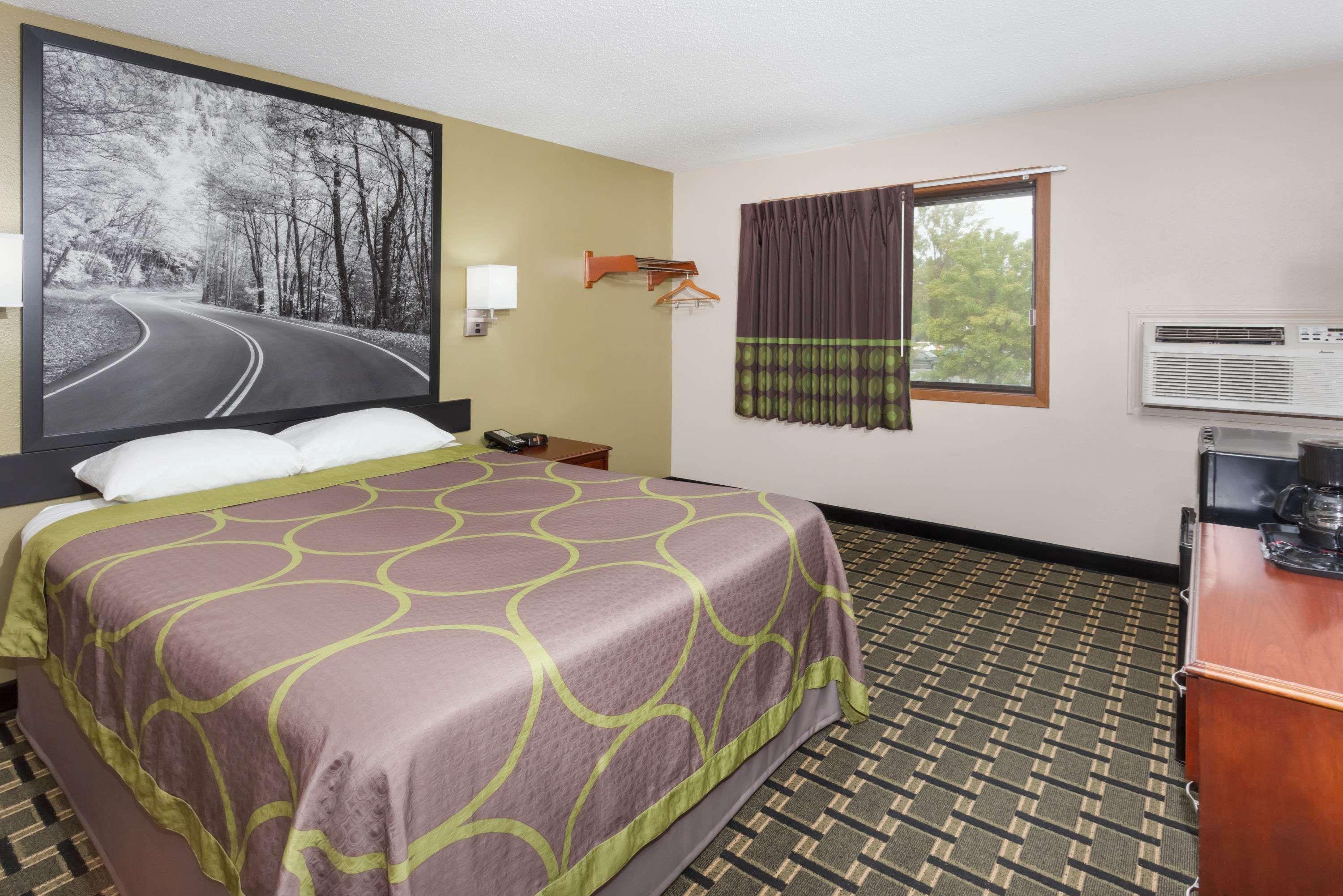 Super 8 By Wyndham Michigan City Exterior foto