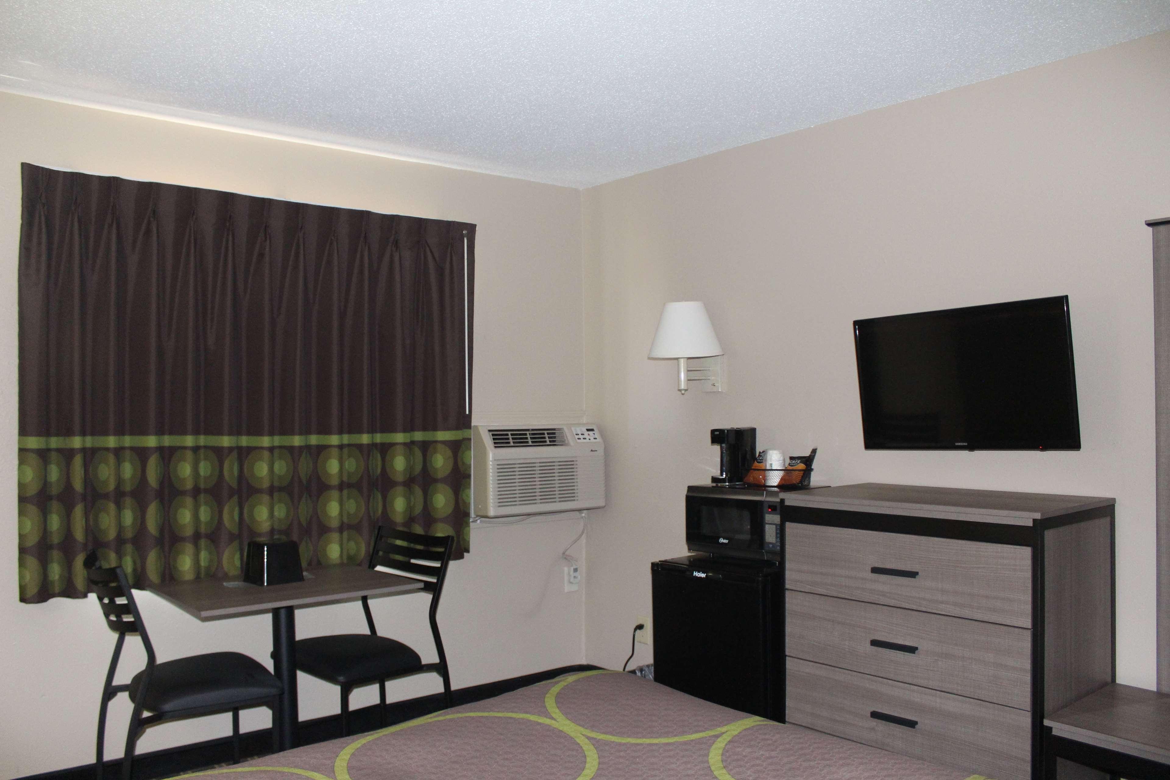 Super 8 By Wyndham Michigan City Exterior foto