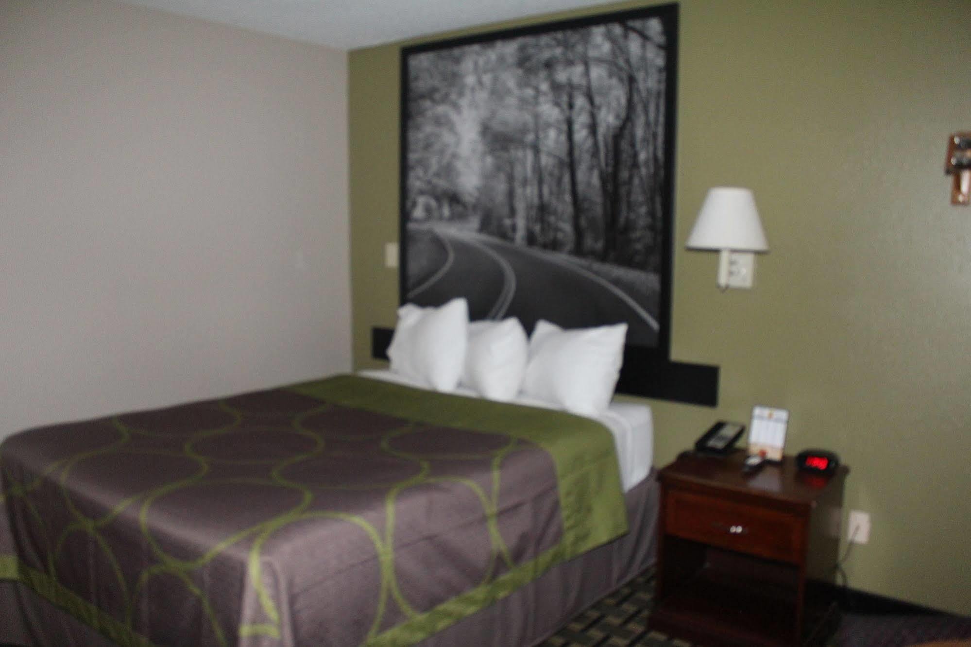 Super 8 By Wyndham Michigan City Exterior foto